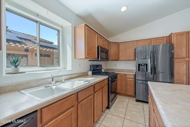 12972 E Douglas Camp Spring Drive, Vail, AZ 85641