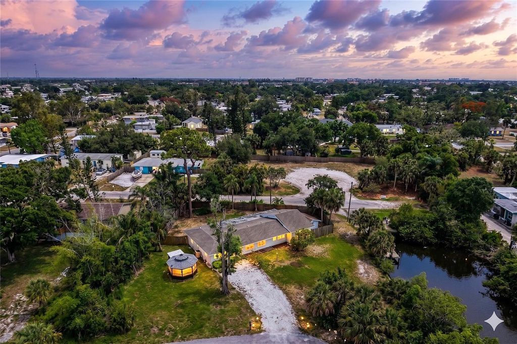 807 LUCILLE AVENUE, Nokomis, FL 34275