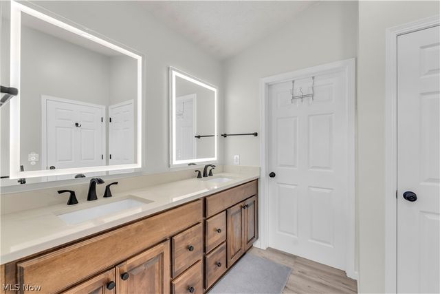 9026 Huxley Lane, Olmsted Twp, OH 44138