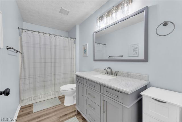 9026 Huxley Lane, Olmsted Twp, OH 44138