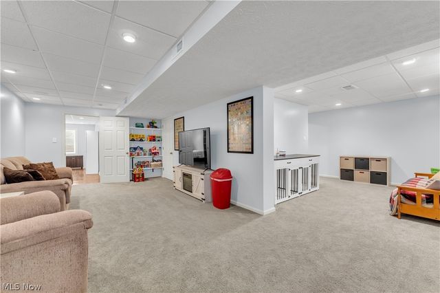 9026 Huxley Lane, Olmsted Twp, OH 44138