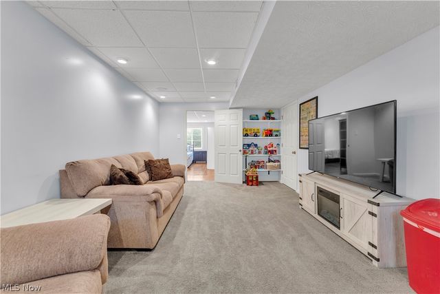 9026 Huxley Lane, Olmsted Twp, OH 44138