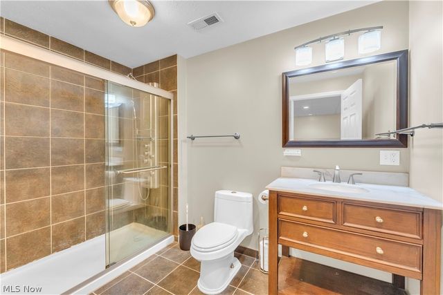 9026 Huxley Lane, Olmsted Twp, OH 44138