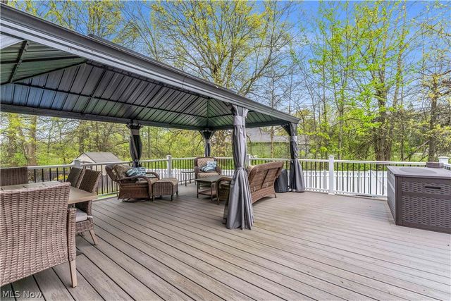 9026 Huxley Lane, Olmsted Twp, OH 44138