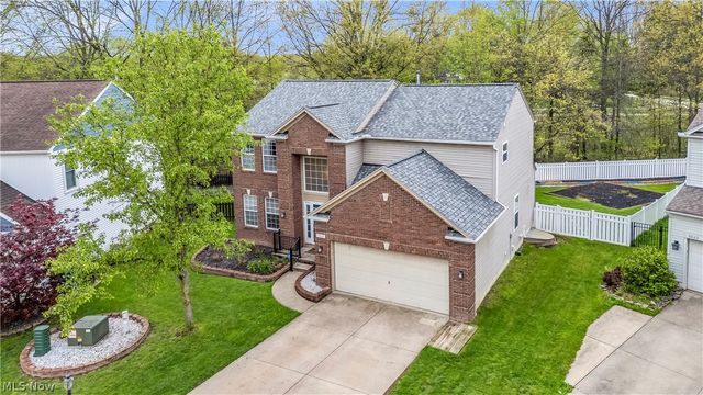 9026 Huxley Lane, Olmsted Twp, OH 44138