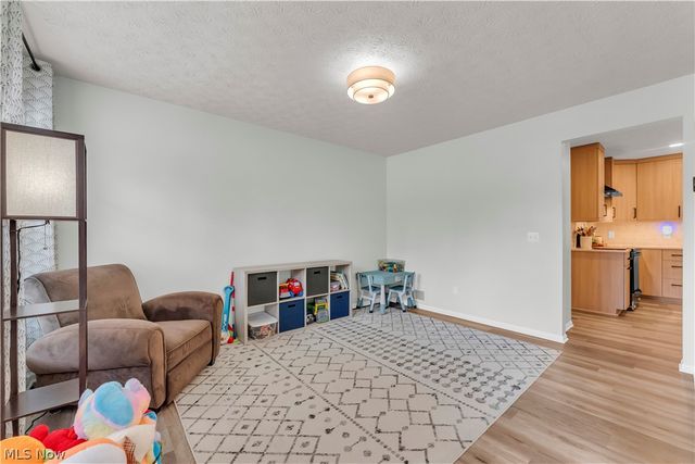 9026 Huxley Lane, Olmsted Twp, OH 44138