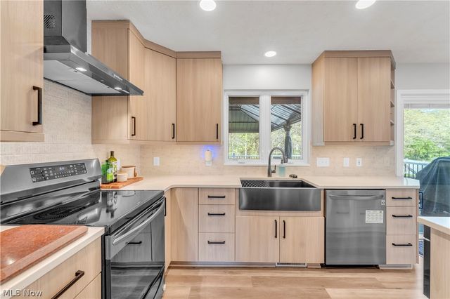 9026 Huxley Lane, Olmsted Twp, OH 44138