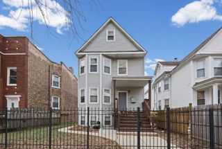 3251 W Berteau Avenue 2, Chicago, IL 60618