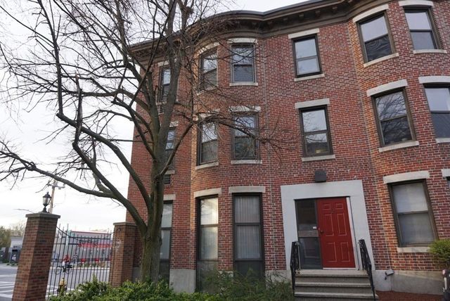 2 Cypress Rd 205, Boston, MA 02135