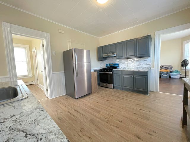 196 Blatchley Avenue 2, New Haven, CT 06513