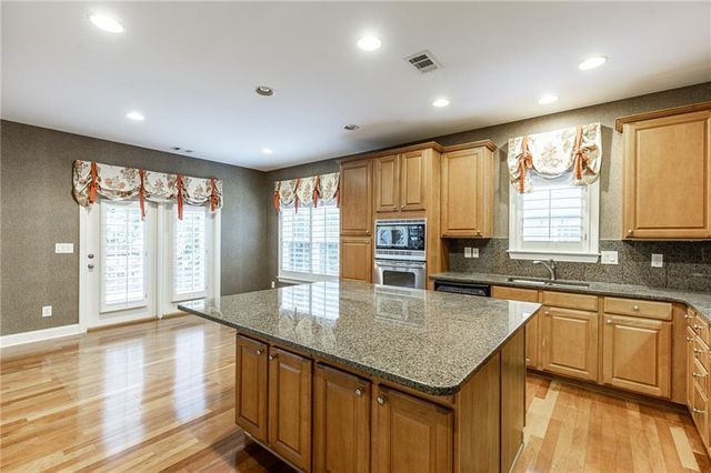 7042 Tree House Way, Flowery Branch, GA 30542