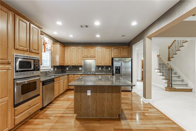 7042 Tree House Way, Flowery Branch, GA 30542