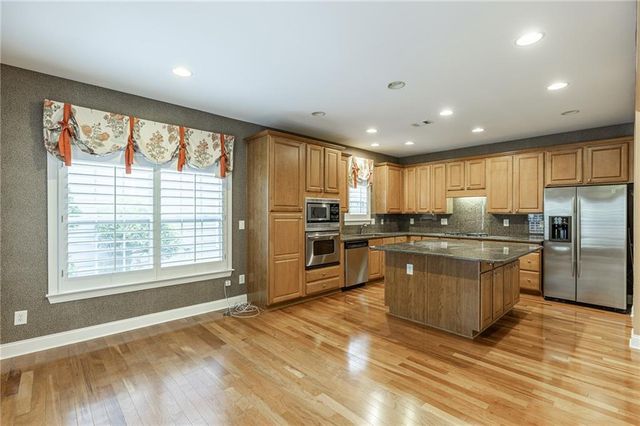 7042 Tree House Way, Flowery Branch, GA 30542