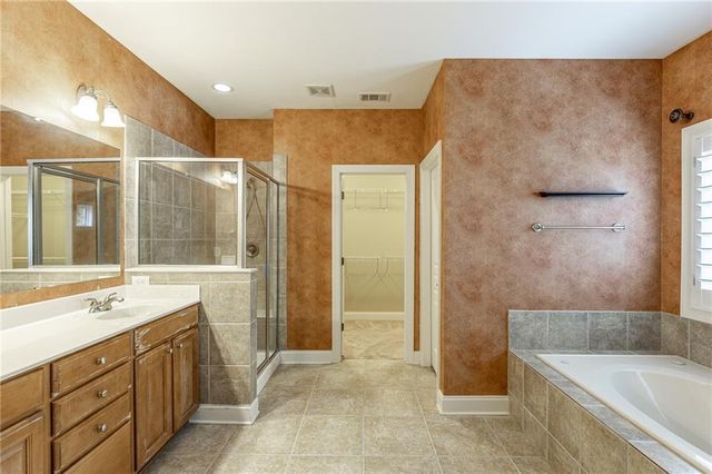 7042 Tree House Way, Flowery Branch, GA 30542