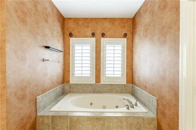 7042 Tree House Way, Flowery Branch, GA 30542