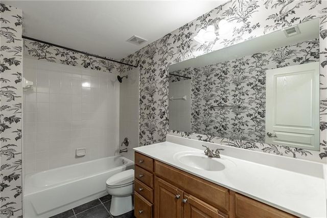 7042 Tree House Way, Flowery Branch, GA 30542