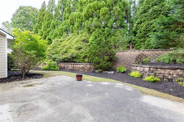 7042 Tree House Way, Flowery Branch, GA 30542
