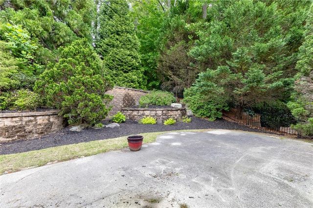 7042 Tree House Way, Flowery Branch, GA 30542