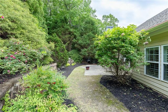 7042 Tree House Way, Flowery Branch, GA 30542