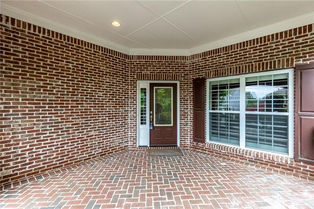 7042 Tree House Way, Flowery Branch, GA 30542