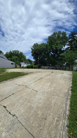 6142 Meadowlark Drive, Indianapolis, IN 46226