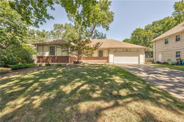 9610 W 97th Street, Overland Park, KS 66212