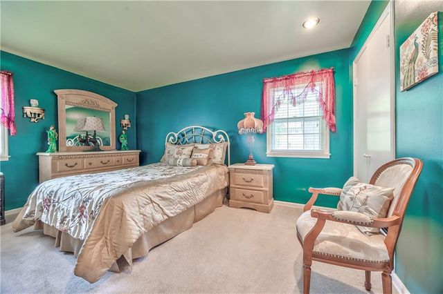 9610 W 97th Street, Overland Park, KS 66212