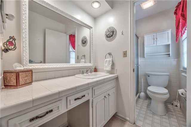 9610 W 97th Street, Overland Park, KS 66212