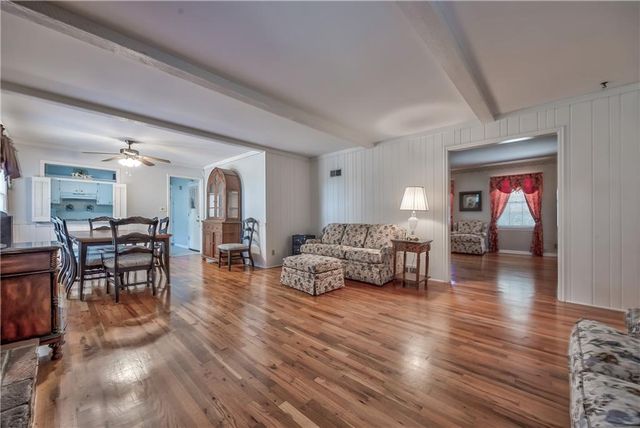 9610 W 97th Street, Overland Park, KS 66212