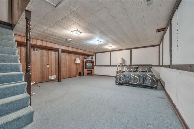9610 W 97th Street, Overland Park, KS 66212