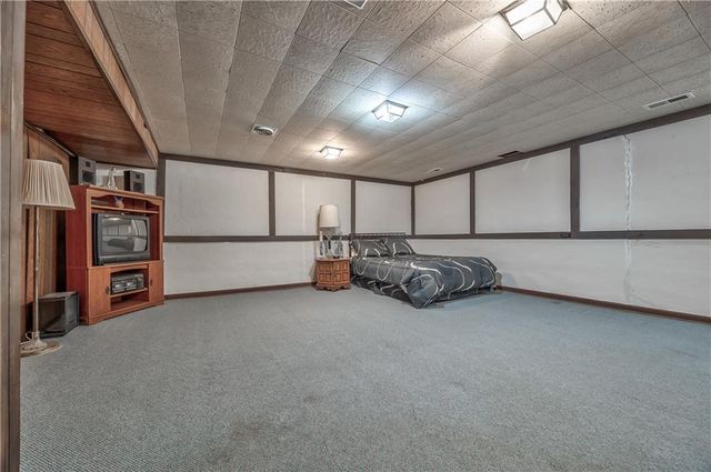 9610 W 97th Street, Overland Park, KS 66212