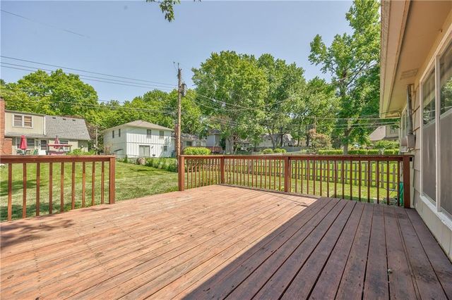 9610 W 97th Street, Overland Park, KS 66212