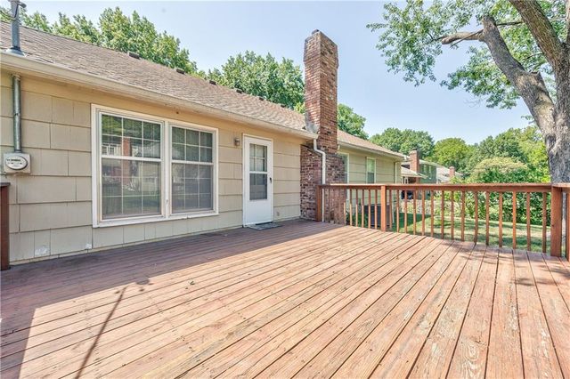 9610 W 97th Street, Overland Park, KS 66212