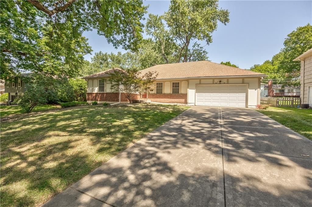 9610 W 97th Street, Overland Park, KS 66212