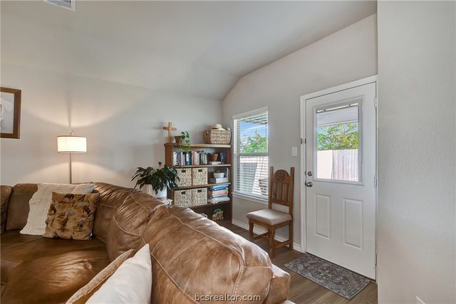 1011 Davy Street, Brenham, TX 77833