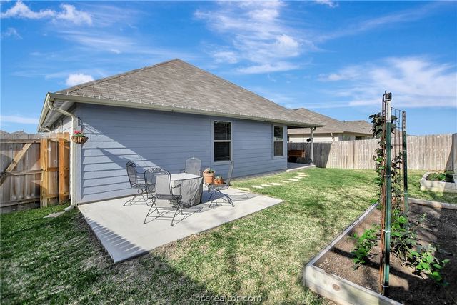 1011 Davy Street, Brenham, TX 77833