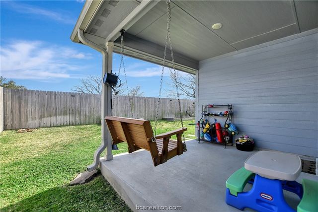 1011 Davy Street, Brenham, TX 77833