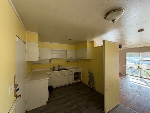 2014 W 20th Street, Plainview, TX 79072