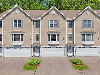 6 Aster Ct B, Hudson, NH 03051