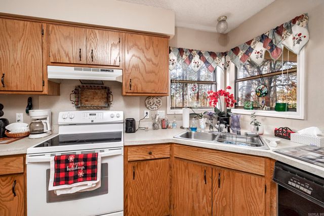 11 Jumilla Lane, Hot Springs Village, AR 71909