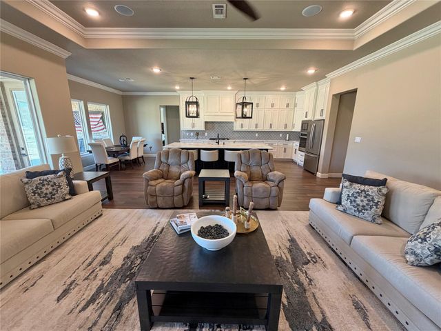 838 Oak Ridge Drive, Angleton, TX 77515