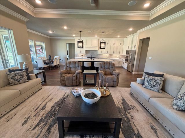 838 Oak Ridge Drive, Angleton, TX 77515