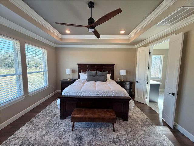 838 Oak Ridge Drive, Angleton, TX 77515