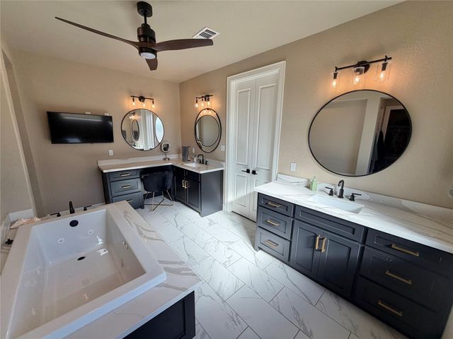 838 Oak Ridge Drive, Angleton, TX 77515