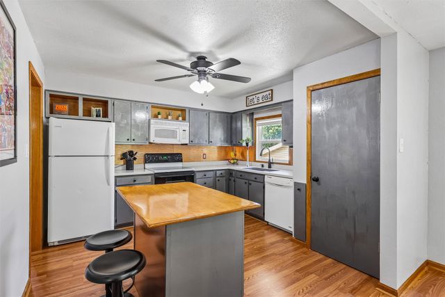 8839 Woodmayr Circle, Norwalk, IA 50211