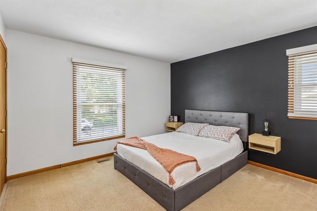 8839 Woodmayr Circle, Norwalk, IA 50211