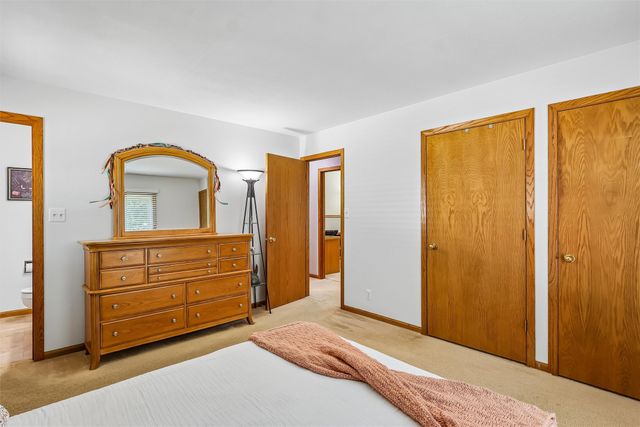 8839 Woodmayr Circle, Norwalk, IA 50211