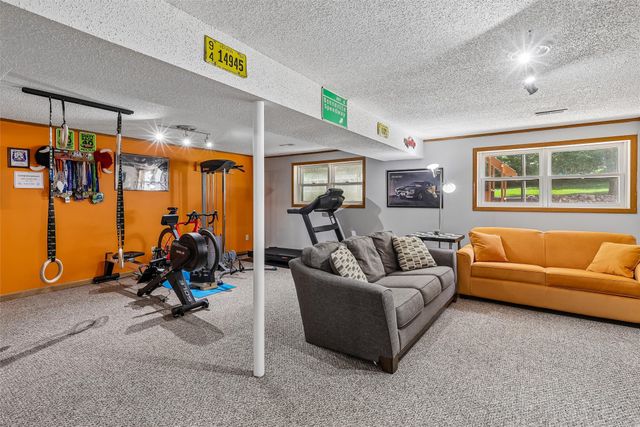 8839 Woodmayr Circle, Norwalk, IA 50211