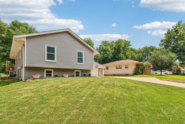 8839 Woodmayr Circle, Norwalk, IA 50211