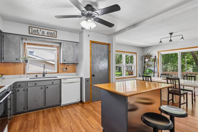 8839 Woodmayr Circle, Norwalk, IA 50211
